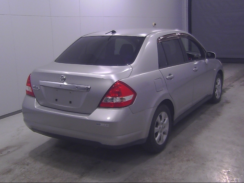 NISSAN TIIDA LATIO