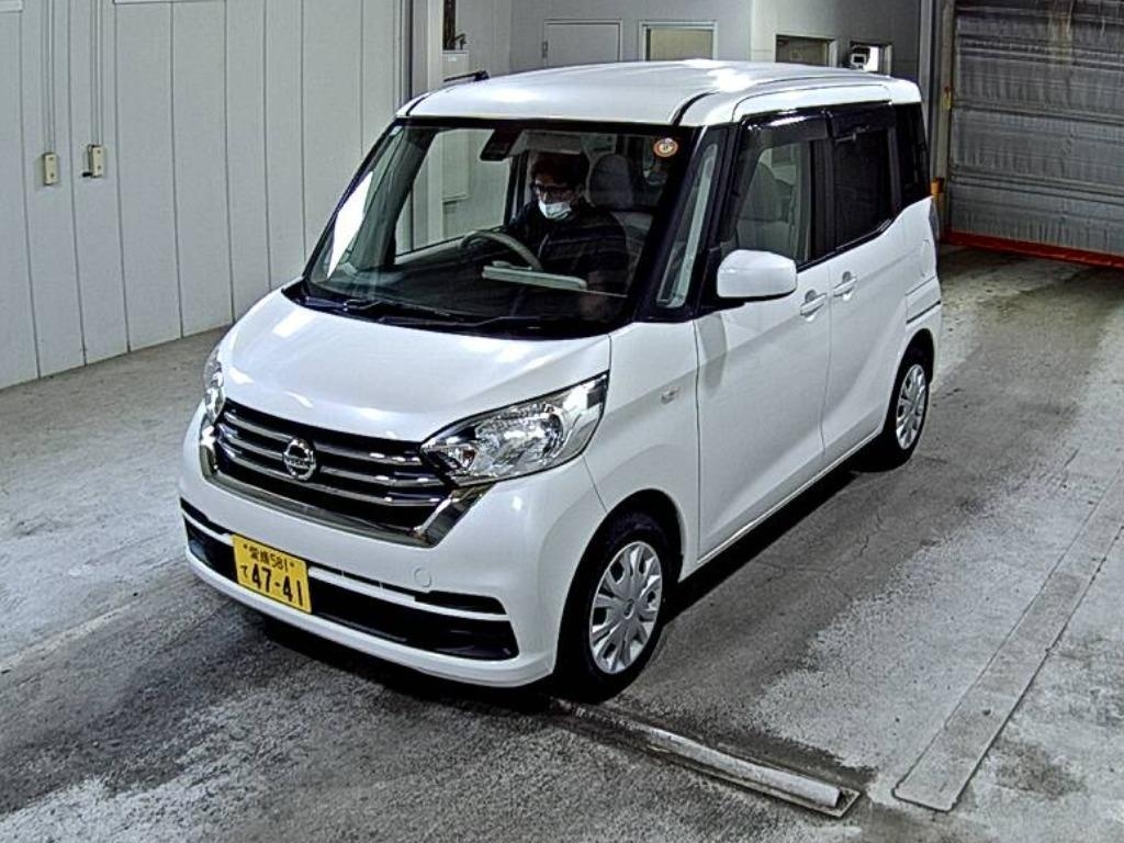 NISSAN DAYZ ROOX
