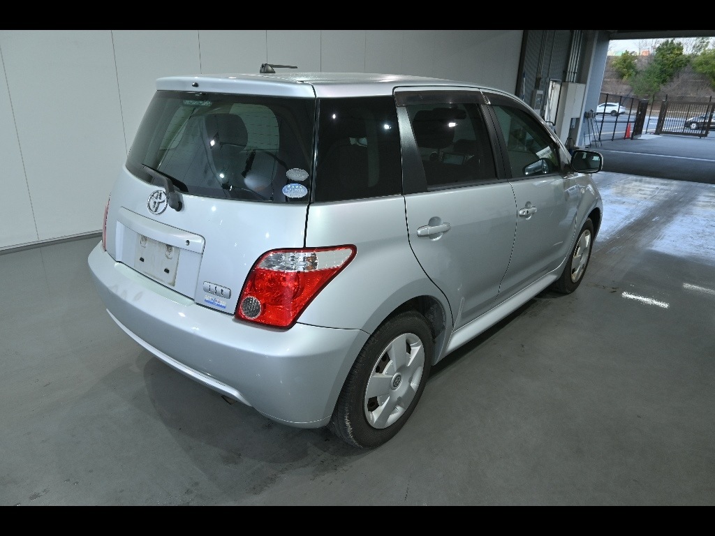 TOYOTA IST