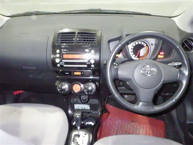 TOYOTA IST