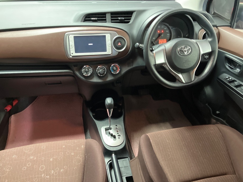 TOYOTA VITZ