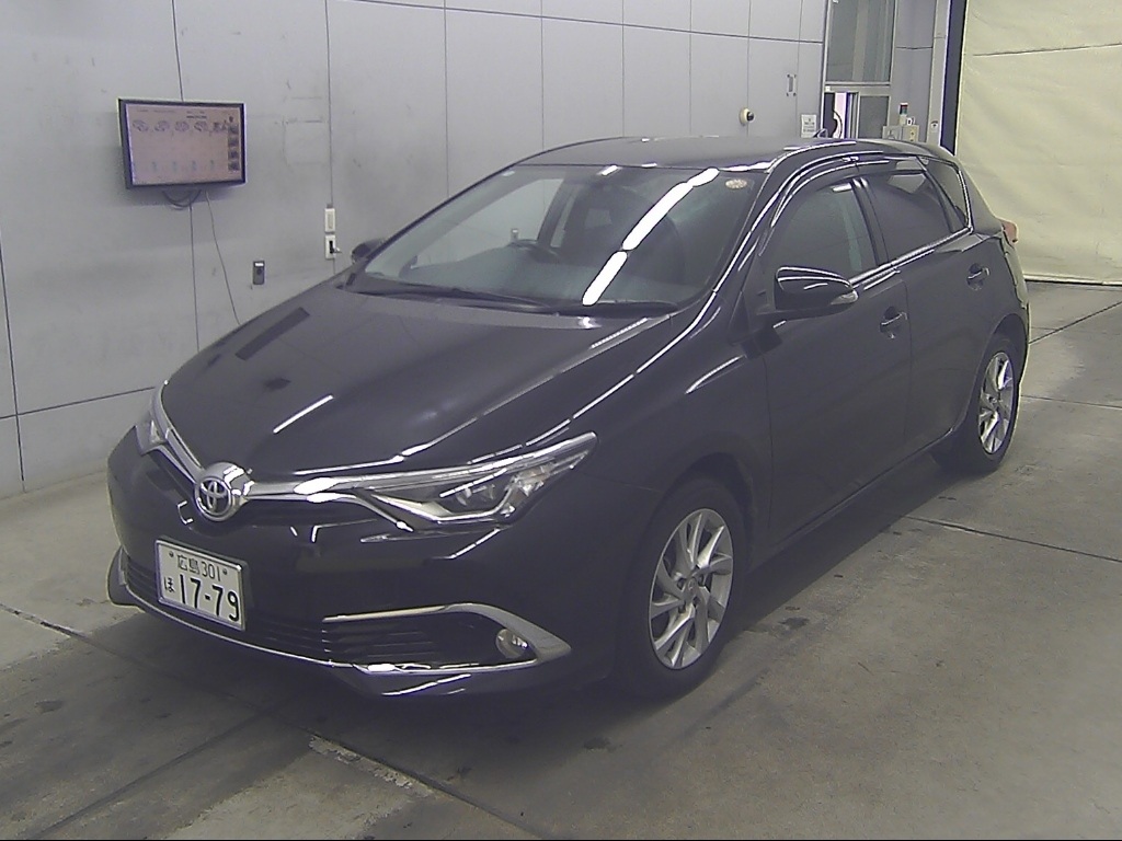 TOYOTA AURIS
