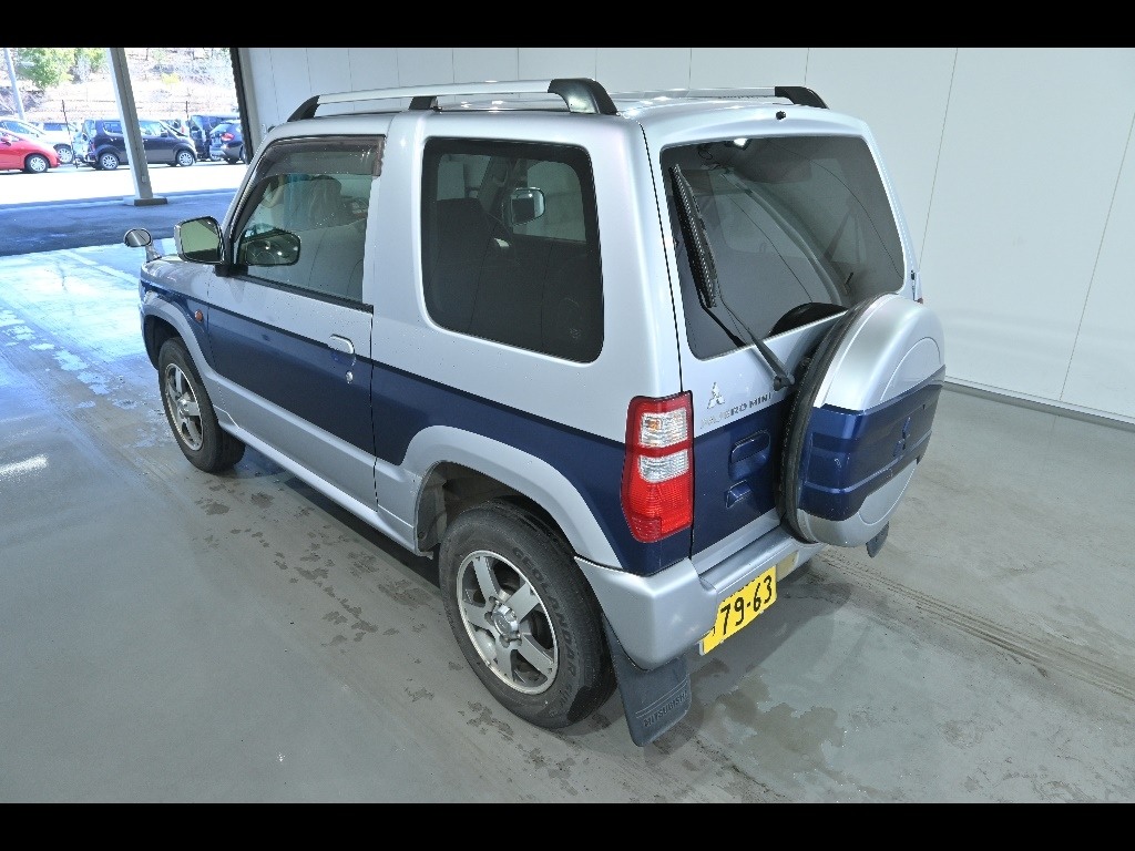 MITSUBISHI PAJERO MINI