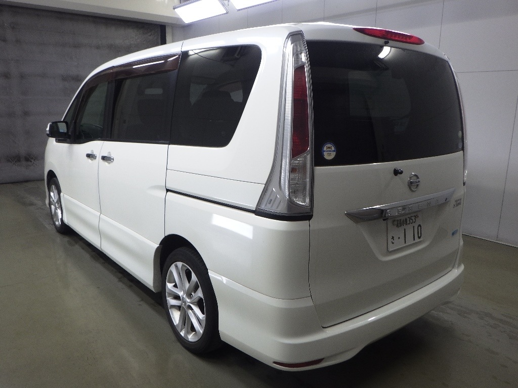 NISSAN SERENA