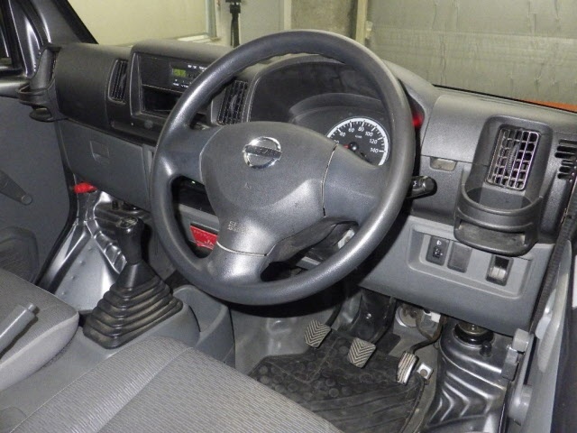 NISSAN NV100 CLIPPER