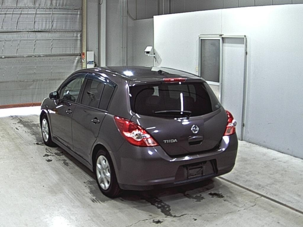 NISSAN TIIDA