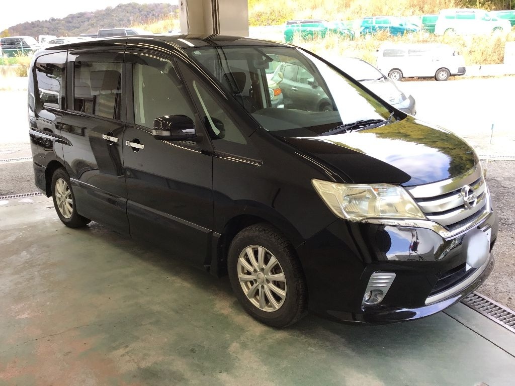 NISSAN SERENA