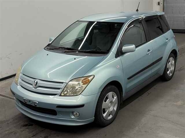 TOYOTA IST