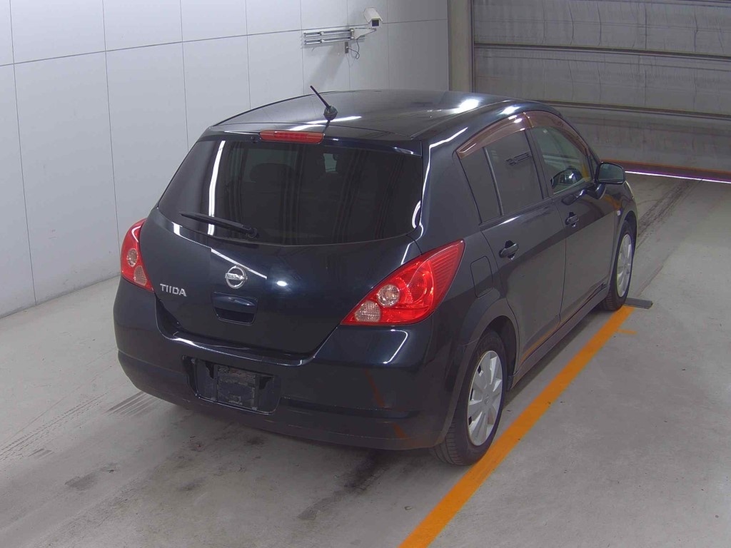 NISSAN TIIDA