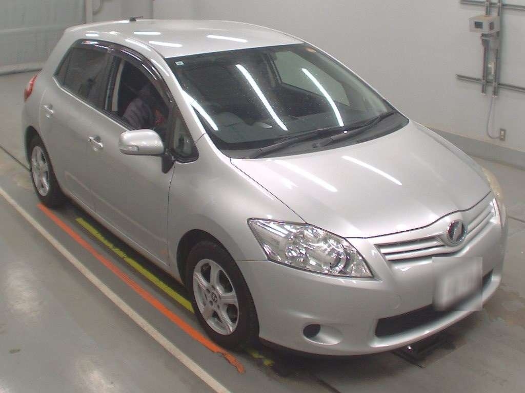 TOYOTA AURIS