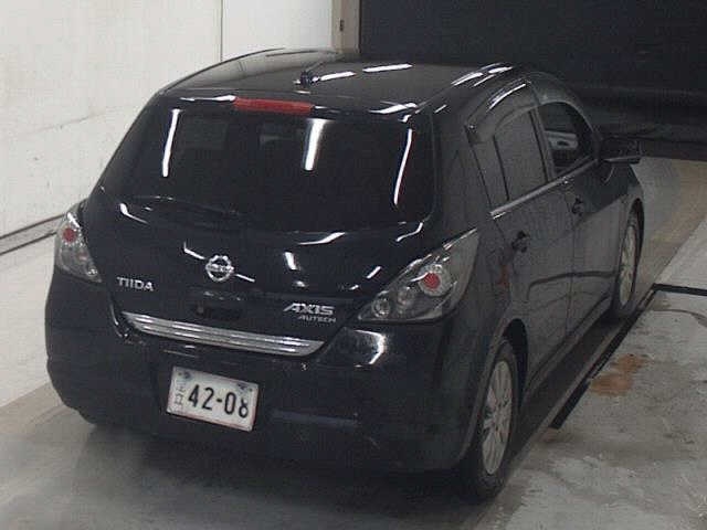 NISSAN TIIDA