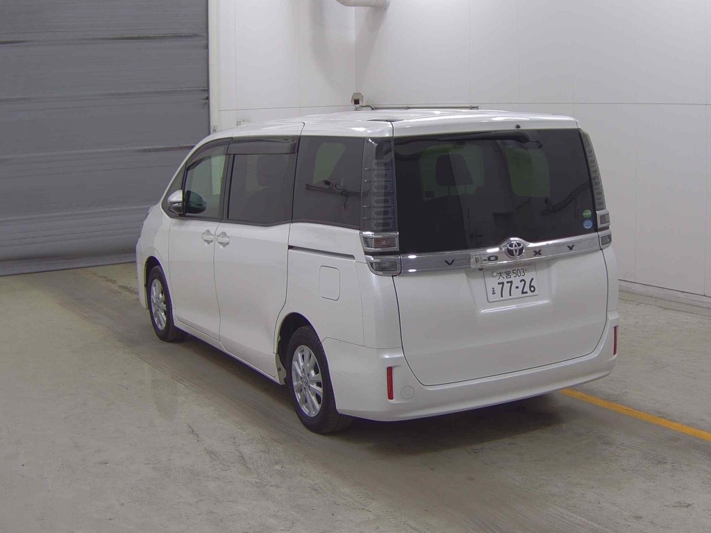 TOYOTA VOXY