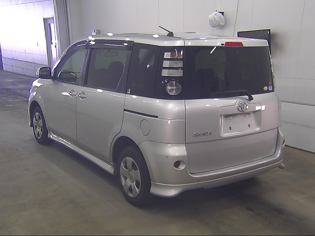 TOYOTA SIENTA
