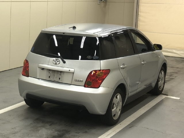 TOYOTA IST