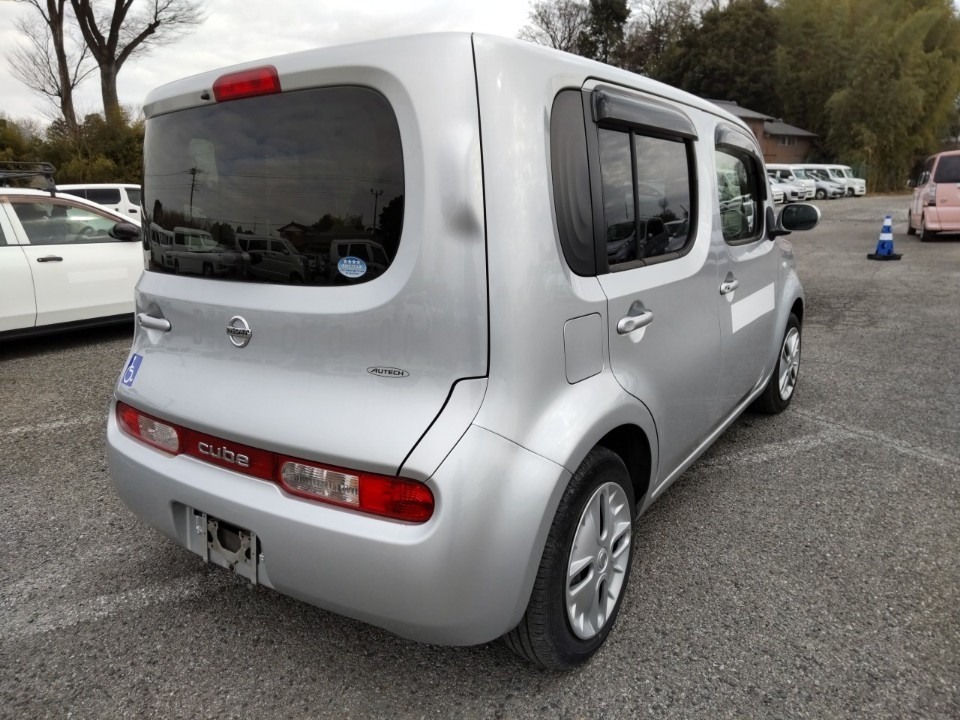 NISSAN CUBE