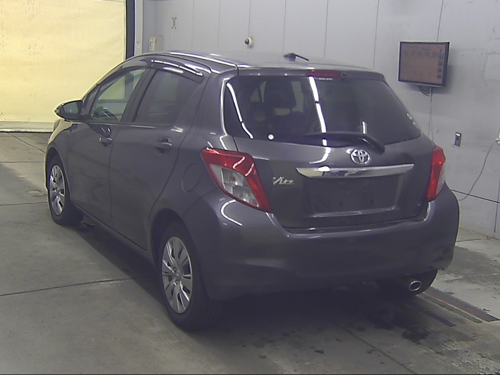 TOYOTA VITZ