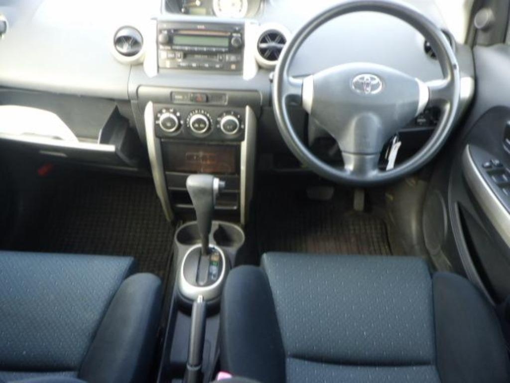 TOYOTA IST
