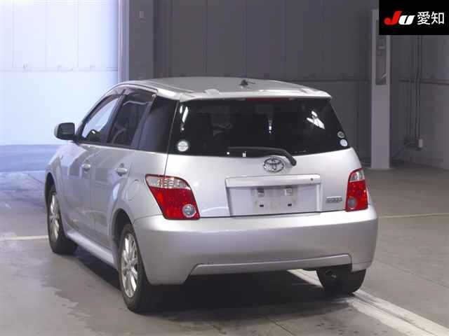 TOYOTA IST