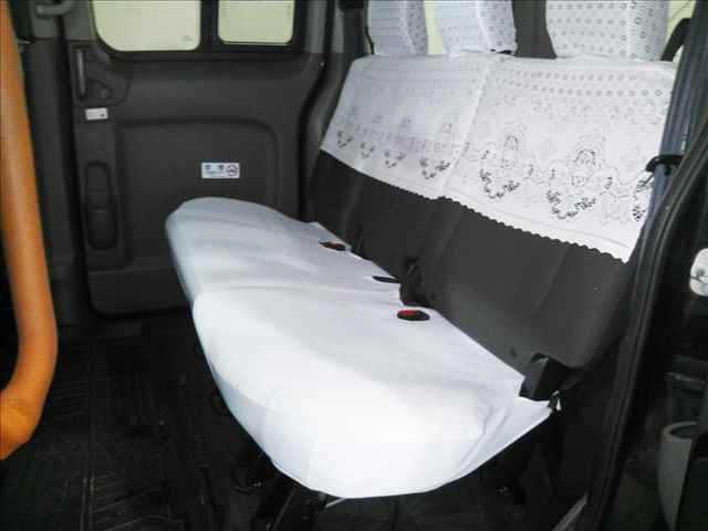 NISSAN NV200