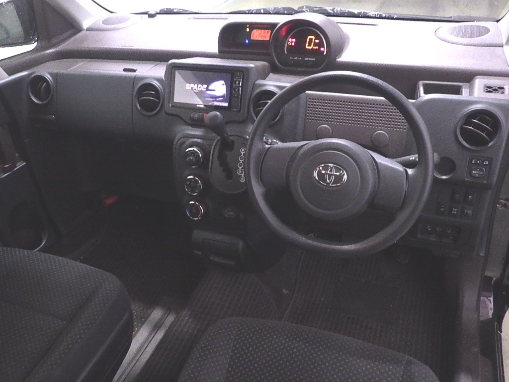 TOYOTA SPADE