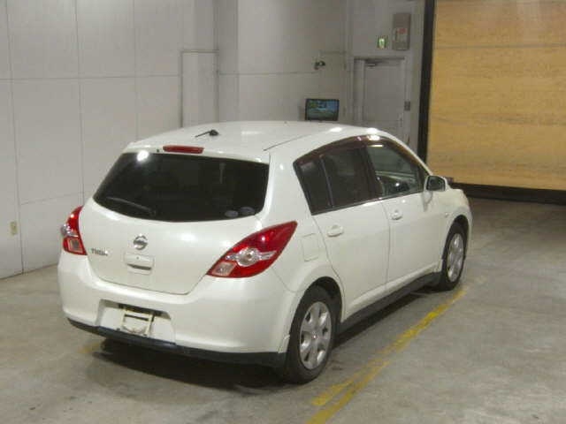 NISSAN TIIDA