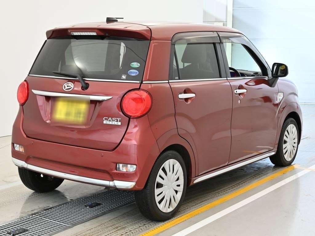 DAIHATSU CAST