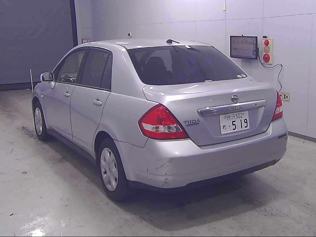 NISSAN TIIDA LATIO