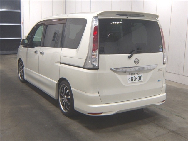 NISSAN SERENA