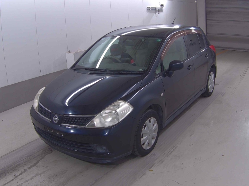 NISSAN TIIDA