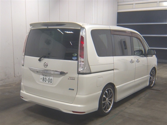 NISSAN SERENA