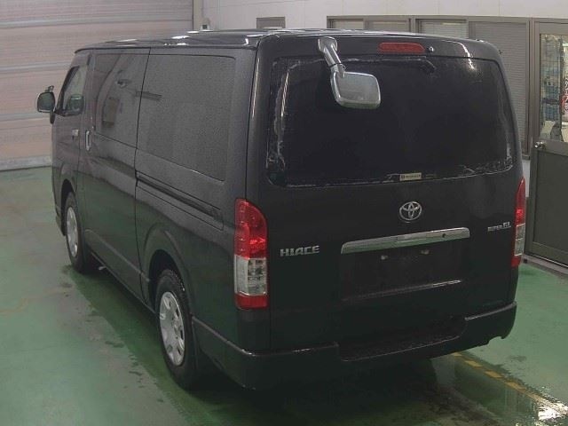 TOYOTA REGIUS ACE