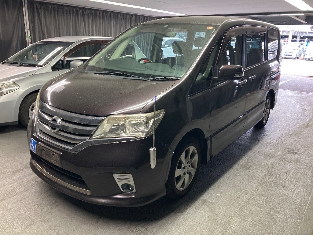 NISSAN SERENA