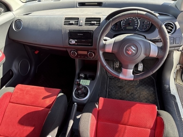 SUZUKI SWIFT