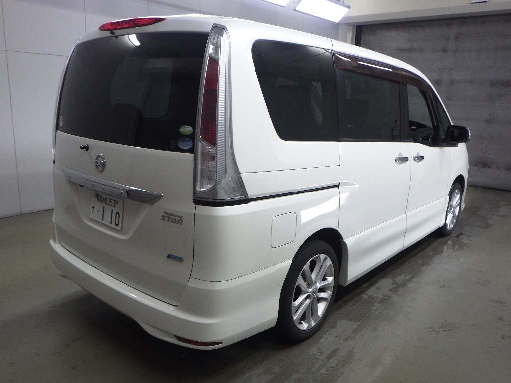 NISSAN SERENA