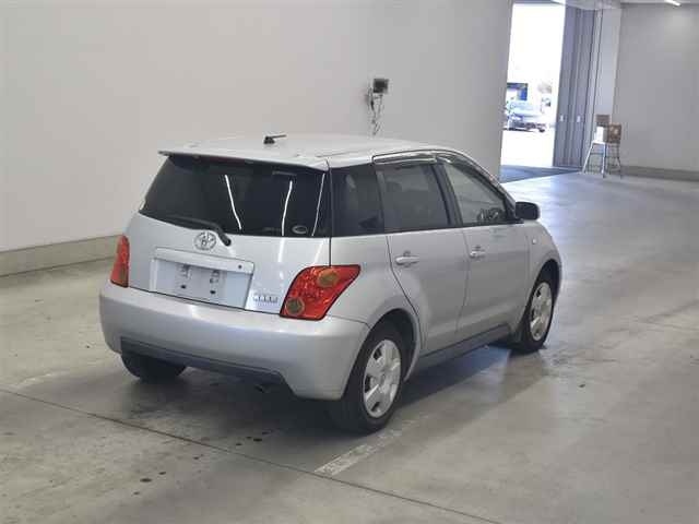 TOYOTA IST