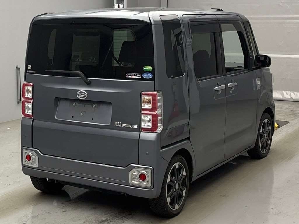 DAIHATSU WAKE
