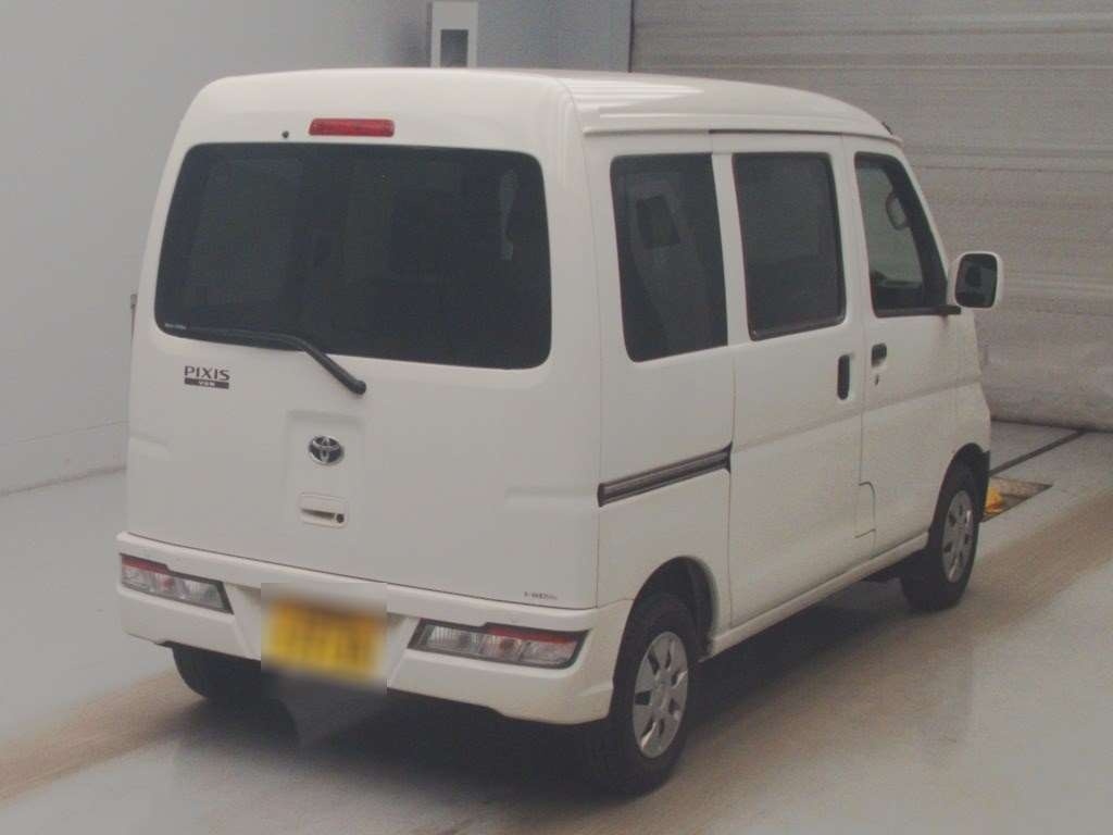 TOYOTA PIXIS VAN