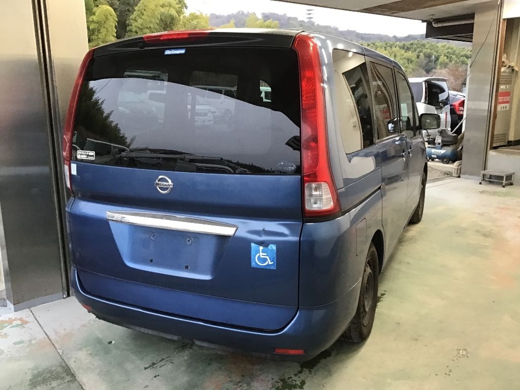 NISSAN SERENA