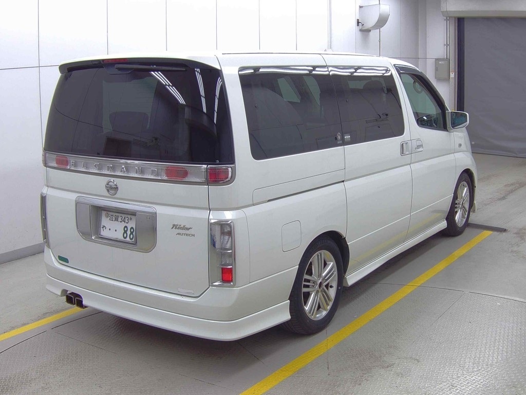 NISSAN ELGRAND