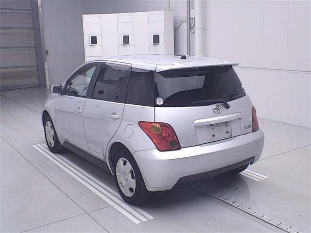 TOYOTA IST