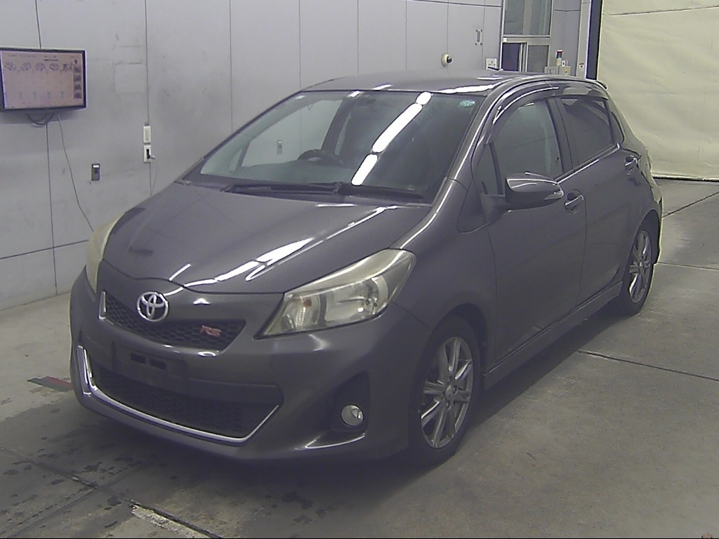 TOYOTA VITZ