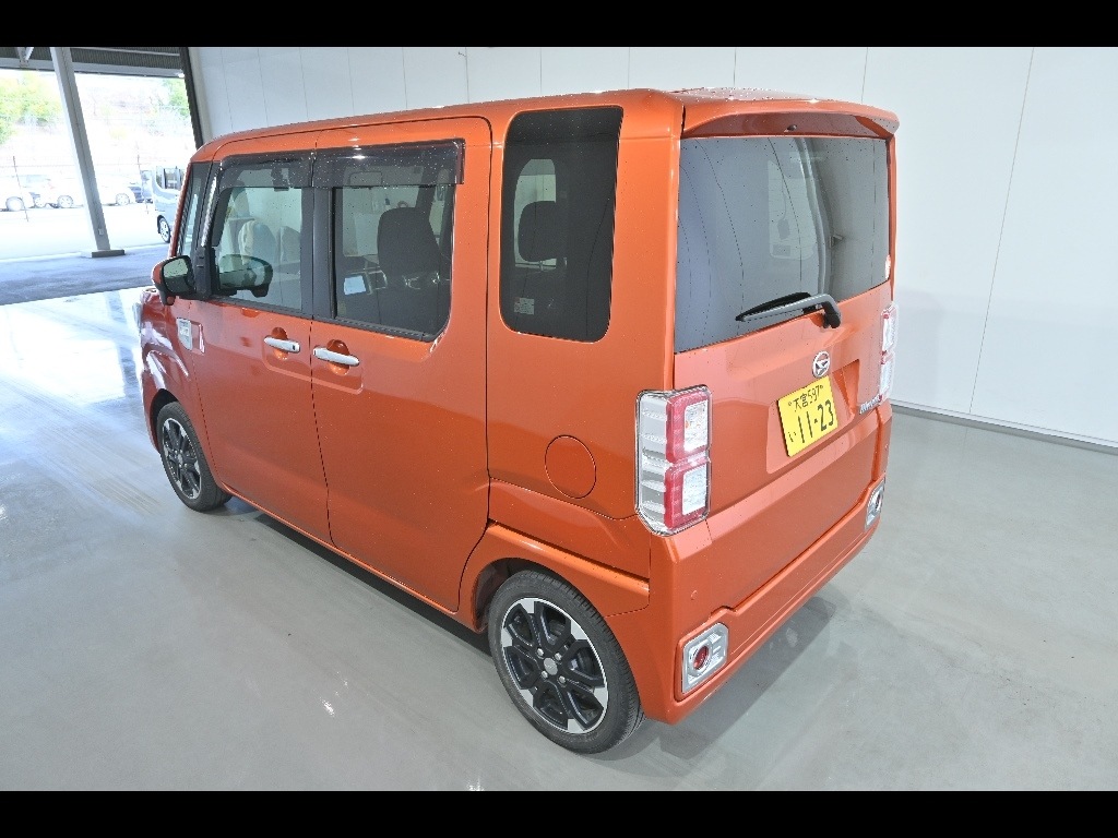 DAIHATSU WAKE