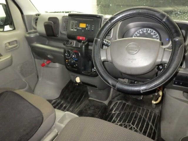 NISSAN NV100 CLIPPER