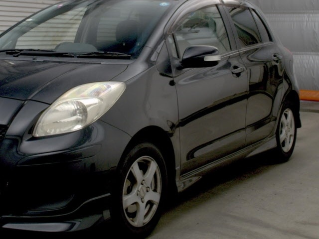 TOYOTA VITZ