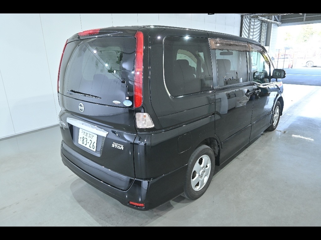 NISSAN SERENA