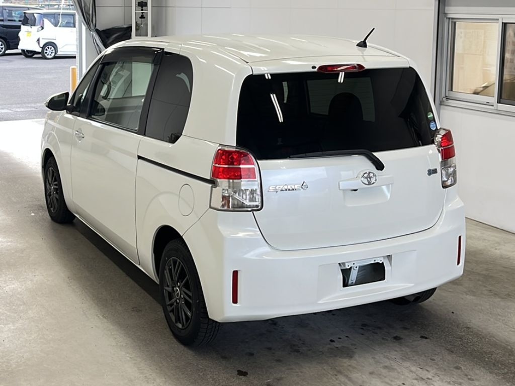 TOYOTA SPADE