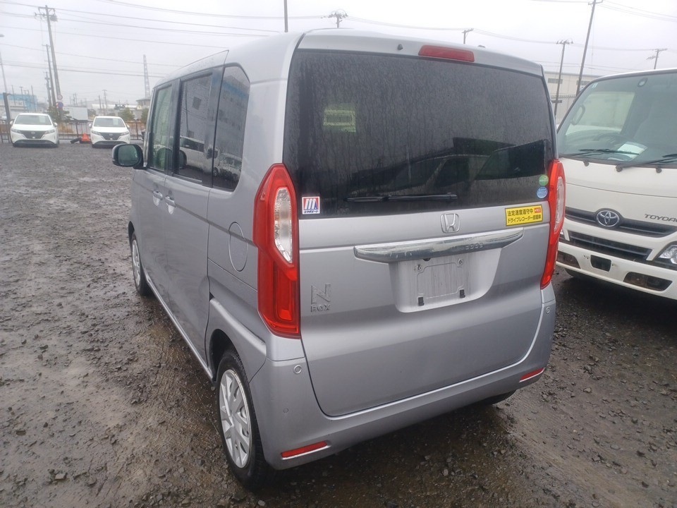 HONDA N-BOX