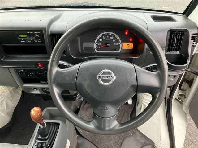 NISSAN NV100 CLIPPER
