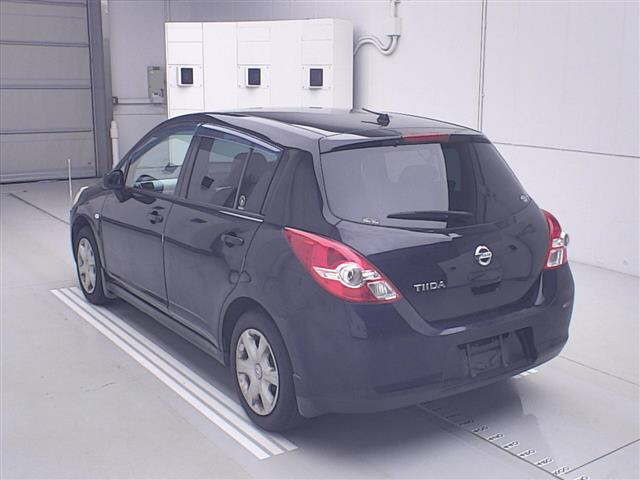 NISSAN TIIDA