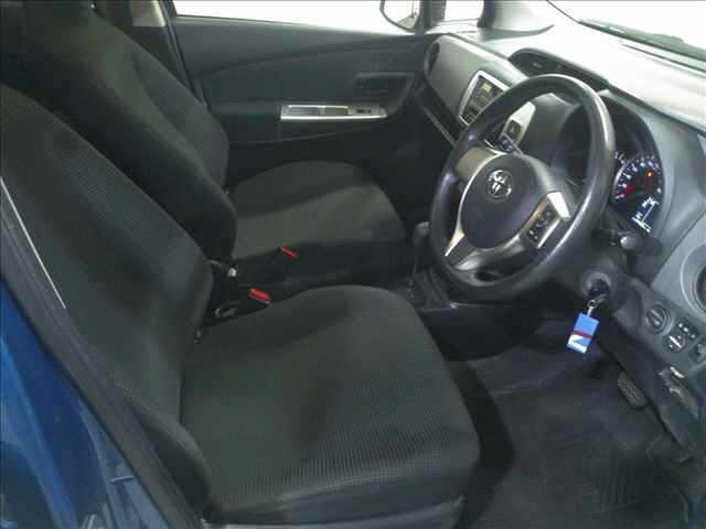 TOYOTA VITZ